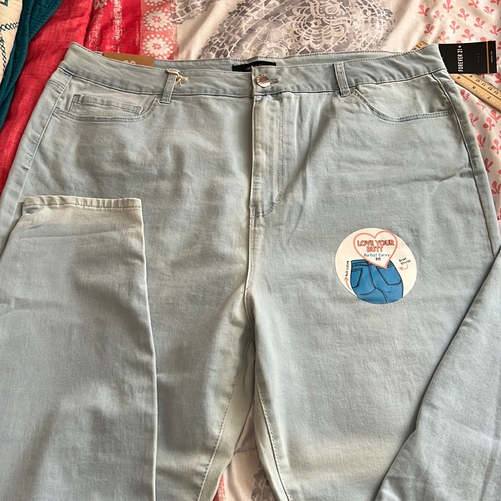 Light wash skinny jeans